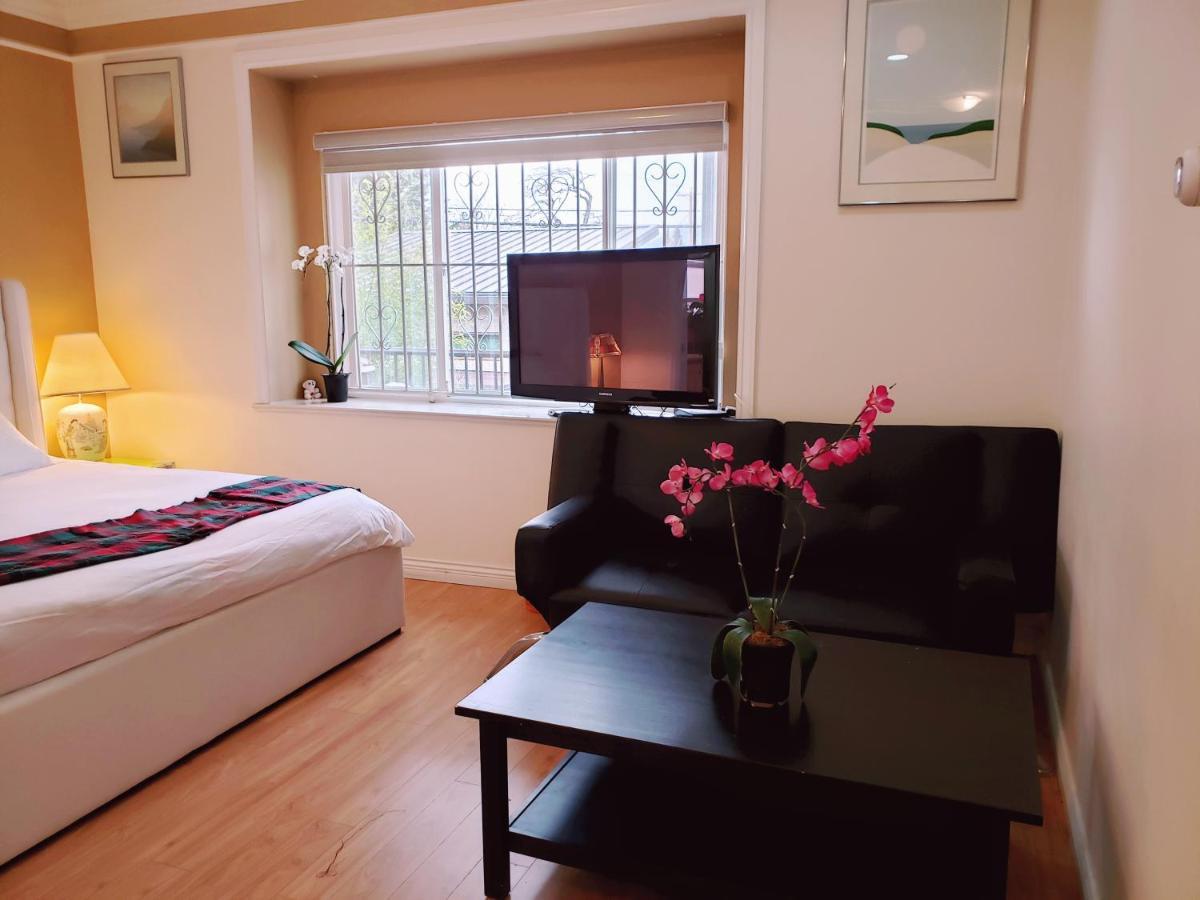 Lisa'S Lovely Little House バンクーバー エクステリア 写真